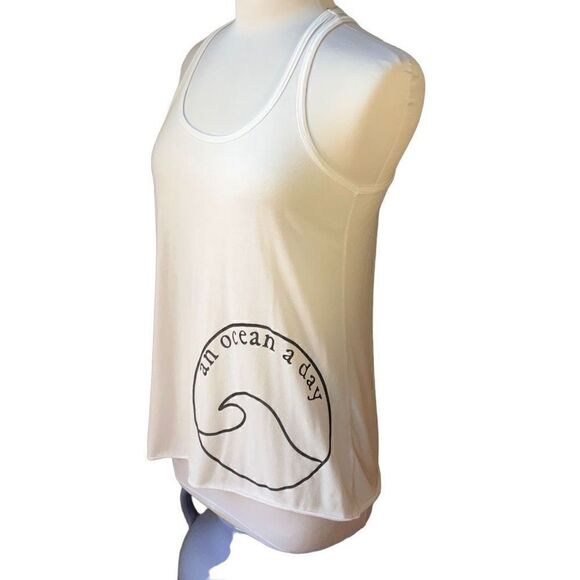 “An Ocean A Day” White Flowy Muscle Tank, Medium. NWOT. Perfect beach top! - Picture 6 of 14